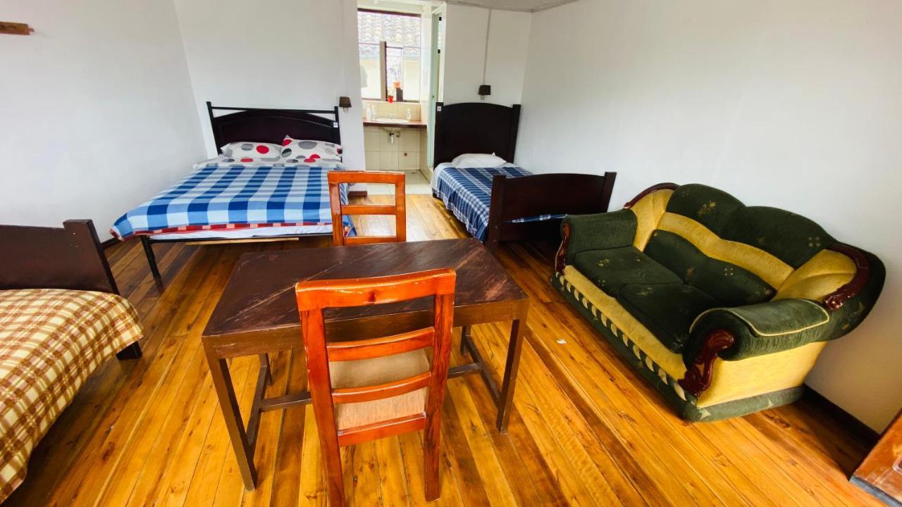 Hostal La Guayunga Rooftop Quito Exterior photo