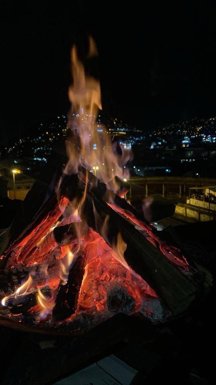 Hostal La Guayunga Rooftop Quito Exterior photo