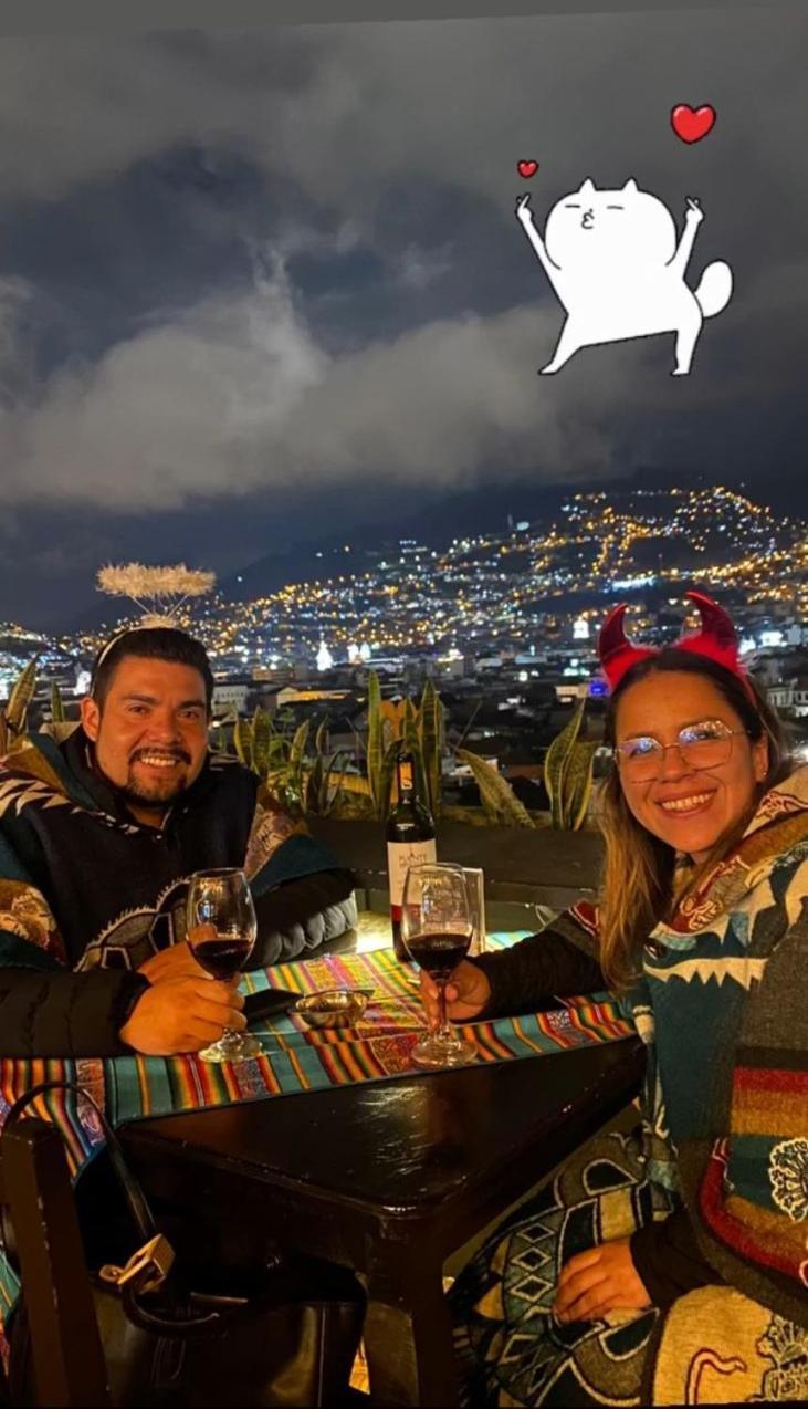Hostal La Guayunga Rooftop Quito Exterior photo